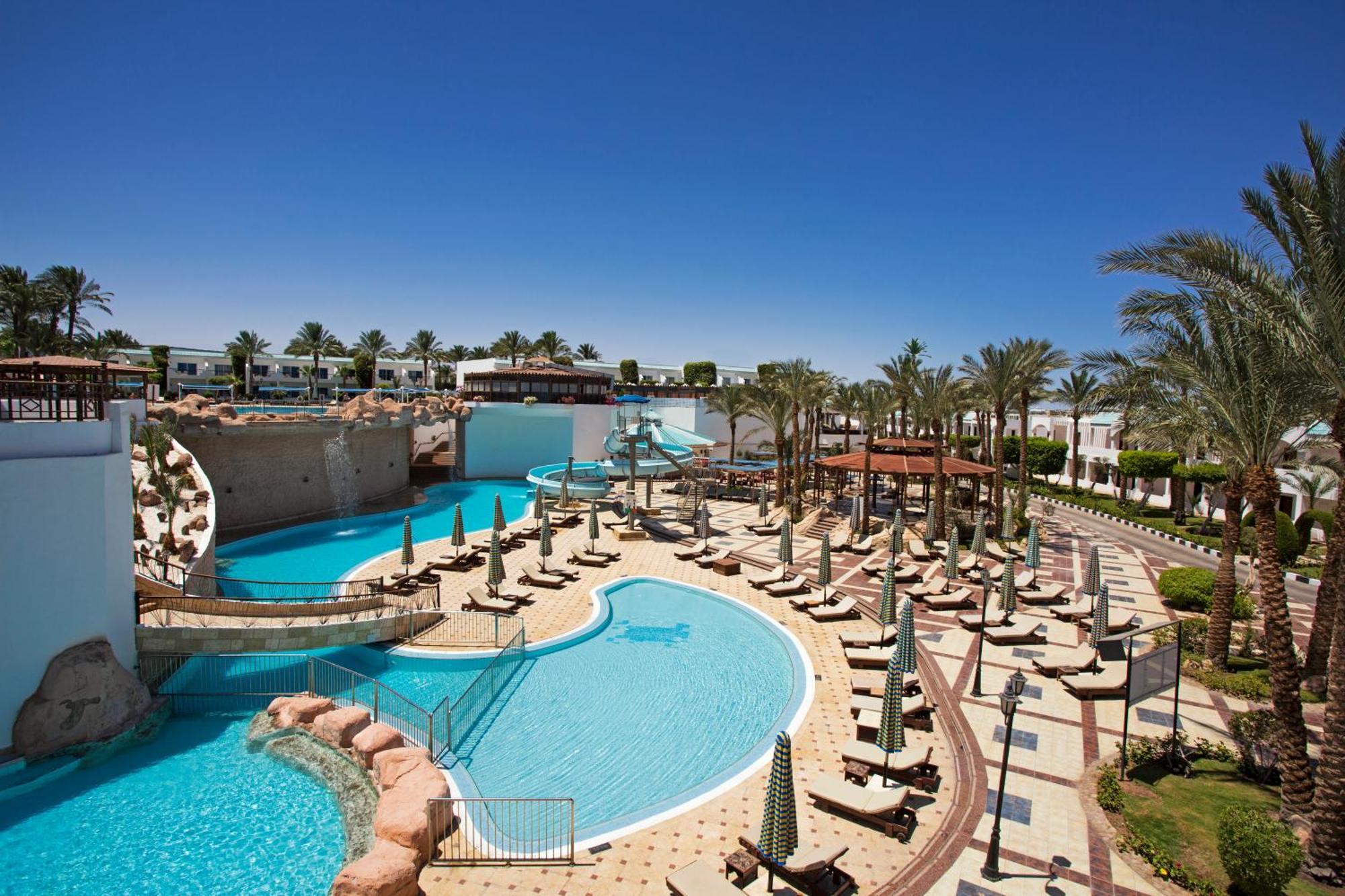 スルタン ガーデンズ リゾート シャルム・エル・シェイク エクステリア 写真 The pool at the Hilton Sharm El Sheikh